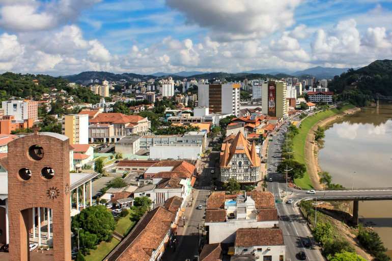 Análise de Efluentes em Blumenau: 